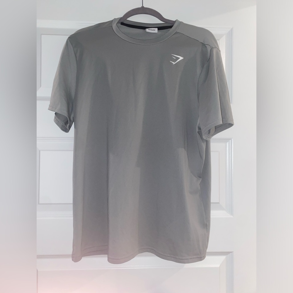 Gymshark Gray Short Sleeve Tee - Large